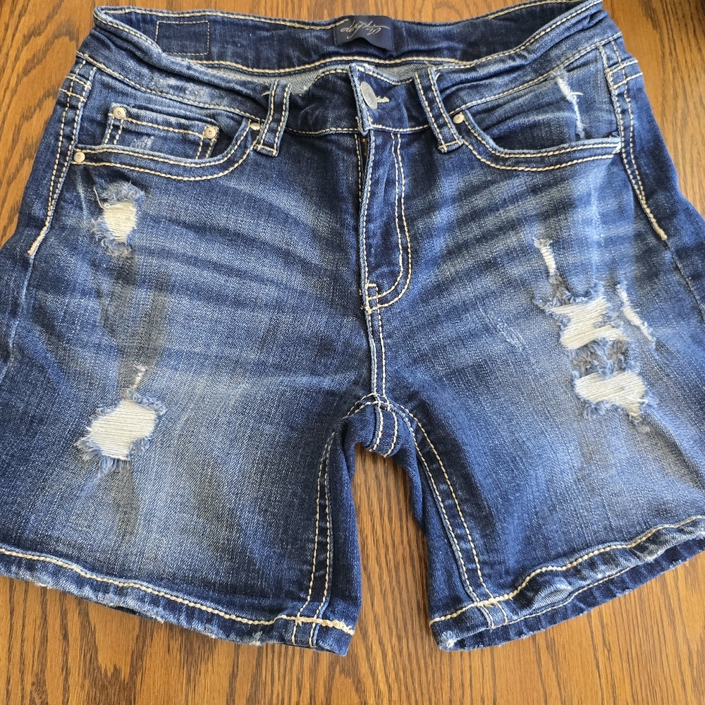 Buckle Daytrip Virgo Distressed Demin Shorts Size 27